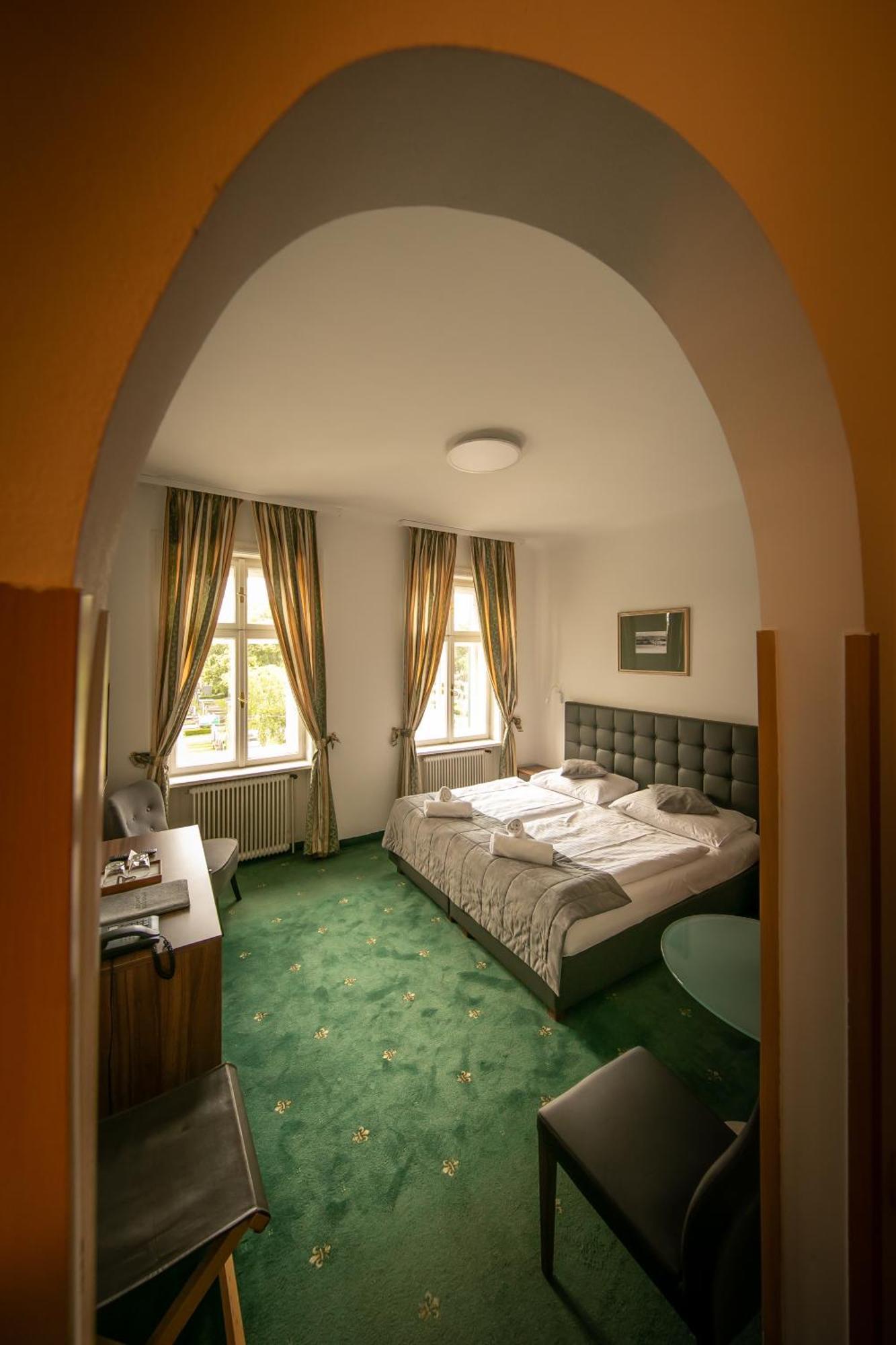 Hotel Bergwirt Schoenbrunn Vídeň Exteriér fotografie