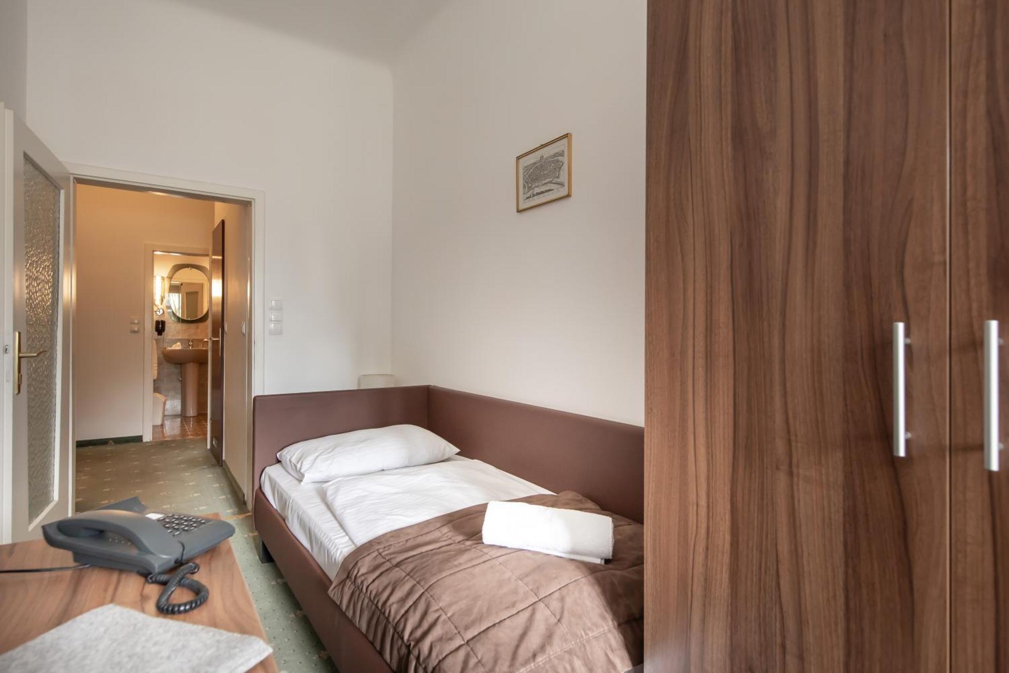 Hotel Bergwirt Schoenbrunn Vídeň Exteriér fotografie